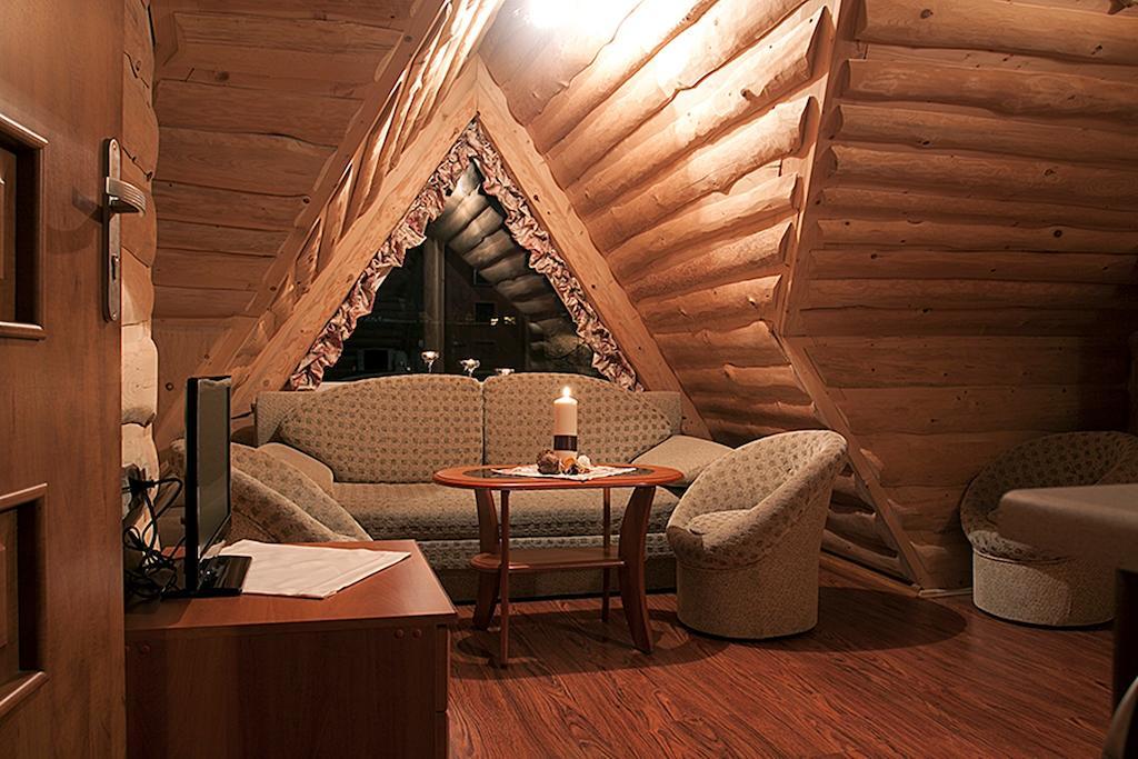 Bukowianski Dworek Bed & Breakfast Bukowina Tatrzańska Rom bilde
